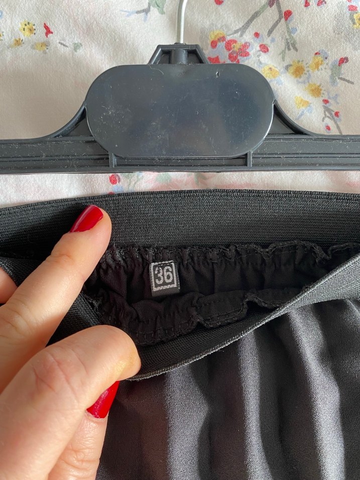 Siyah Pilili Uzun Kadın Etek - Görsel 2