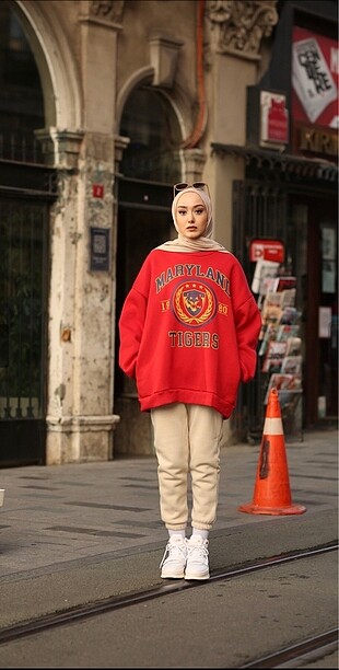 Cepli Baskılı Sweatshirt