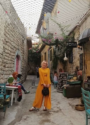 Şık sarı tulum