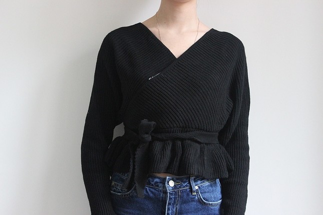 Bershka Kemerli crop triko/kazak