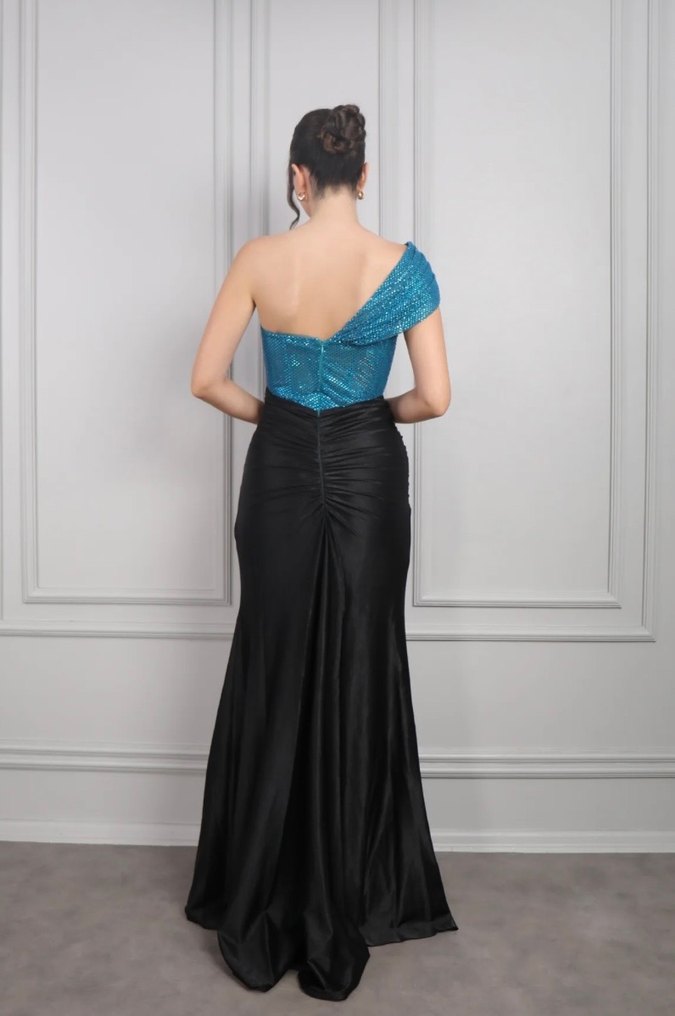 Asimetrik Straplez Uzun Abiye Elbise - Görsel 3