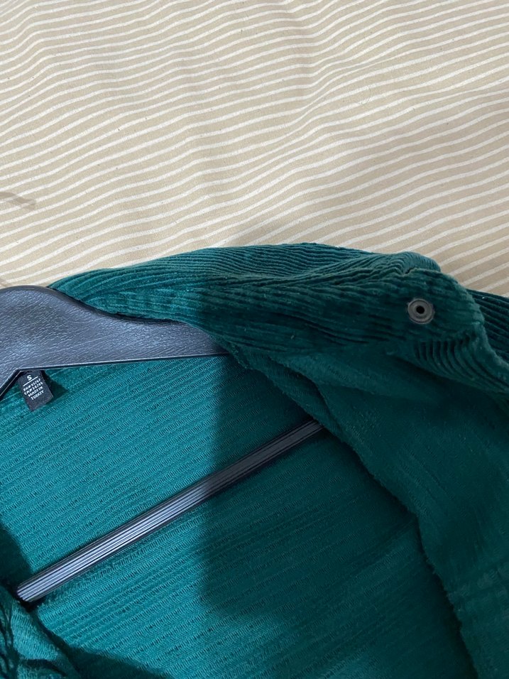Düğmeli Turkuaz Kadife Gömlek - Görsel 2