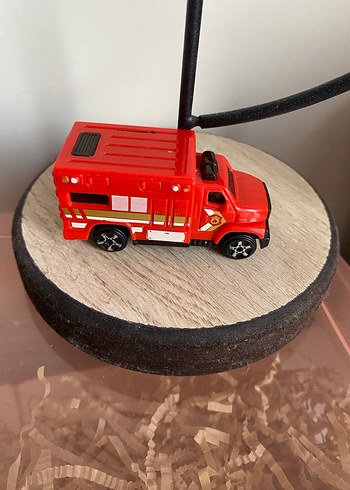 Kırmızı Oyuncak İtfaiye Aracı - Görsel 2