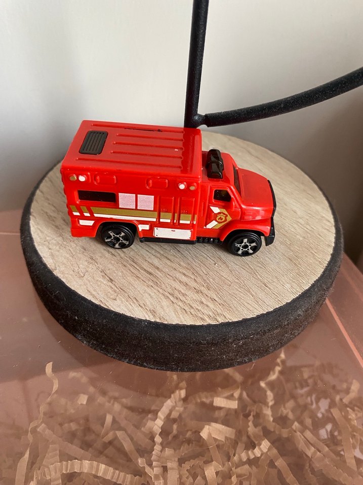 Kırmızı Oyuncak İtfaiye Aracı - Görsel 2