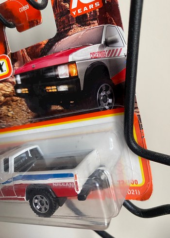 Matchbox Nissan Kırmızı Oyuncak Araba - Görsel 2