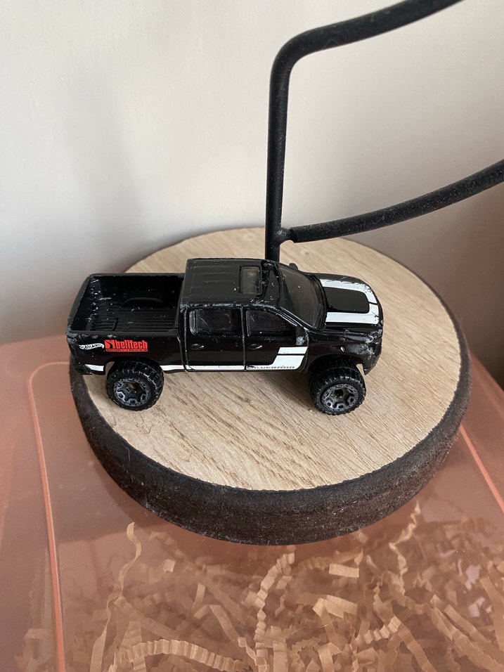 Siyah Minyatür Oyuncak Araba - Görsel 3