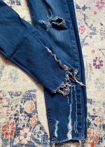 Kadın Mavi Yırtık Denim Pantolon - Görsel 2