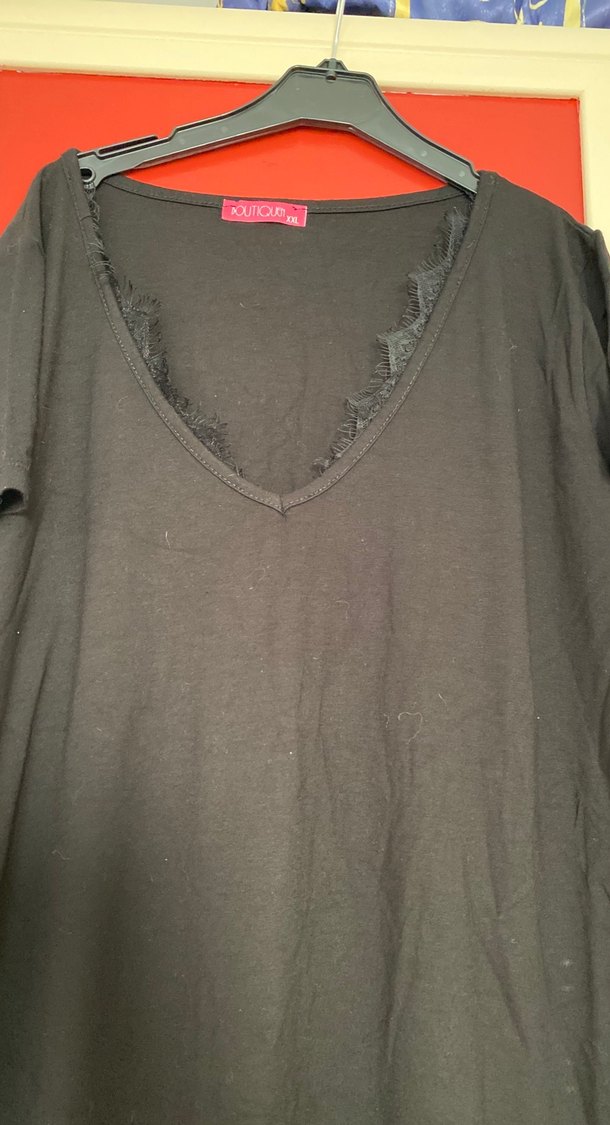 Siyah V Yakalı Kadın Tişört - Görsel 2