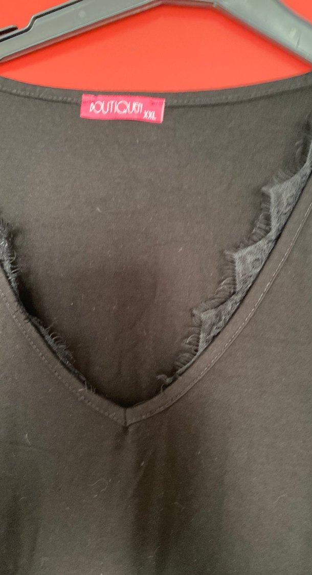 Siyah V Yakalı Kadın Tişört - Görsel 3