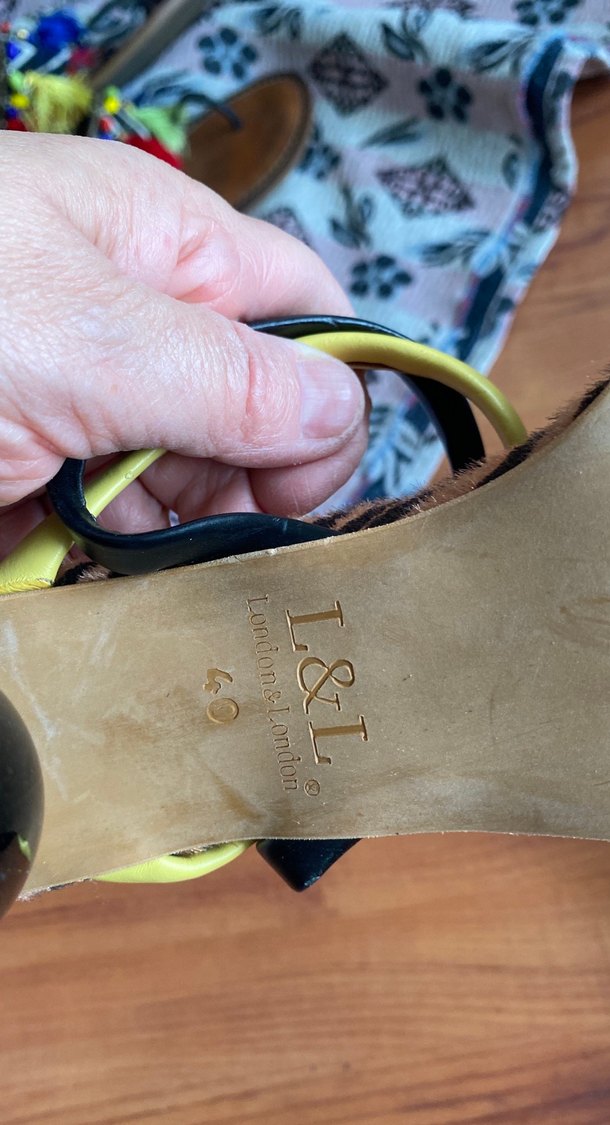 Zebra Desenli Kadın Dolgu Topuk Sandalet - Görsel 3