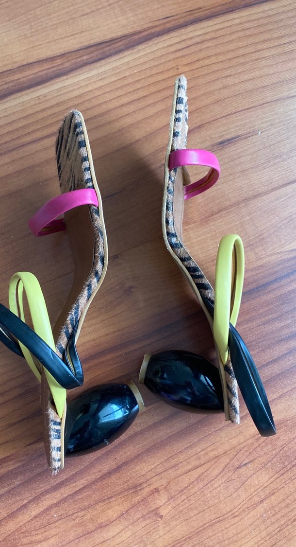 Zebra Desenli Kadın Dolgu Topuk Sandalet - Görsel 2