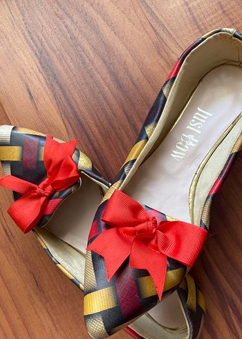 Fiyonklu Çok Renkli Blok Topuklu Kadın Babet - Görsel 3