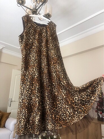 Leopar desenli elbise