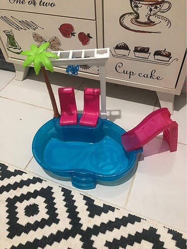 Barbie havuzu