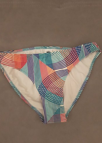 44 Beden sıfır bikini altı
