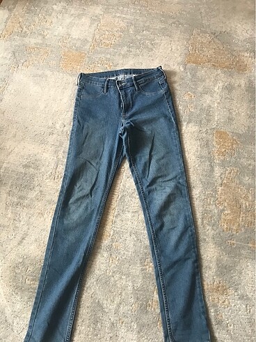 28 Beden mavi Renk h&m jean pantalon