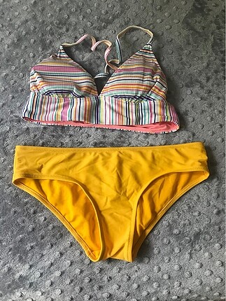 Penti renkli bikini üstü