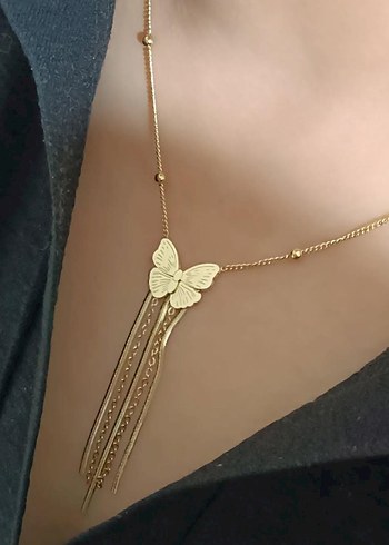Diger Altın Renk Zincir Detaylı Kelebek Kolye