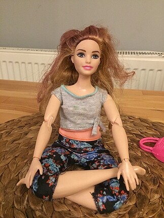 Yoga yapan barbie