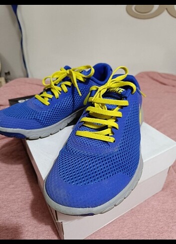Sadece 2kez giyilmiş Nike spor ayakkabı 