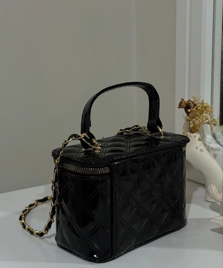 Zincir Detaylı Siyah Deri Yılan Desenli Kadın Çanta - Görsel 3