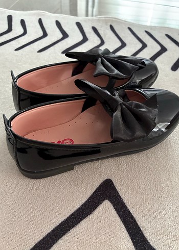 Siyah Fiyonk Detaylı Kız Çocuk Babet - Görsel 2