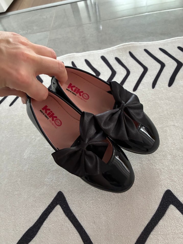 Siyah Fiyonk Detaylı Kız Çocuk Babet - Görsel 3