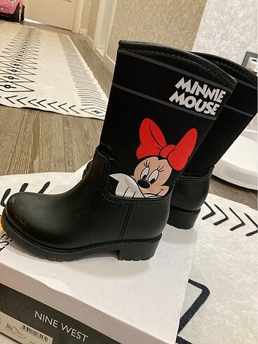 Diğer Minnie Mouse bot