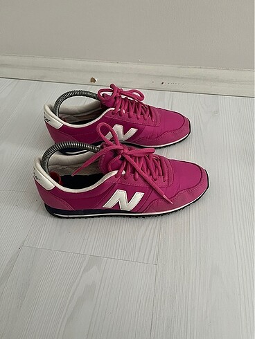 38,5 Beden pembe Renk Orijinal new balance