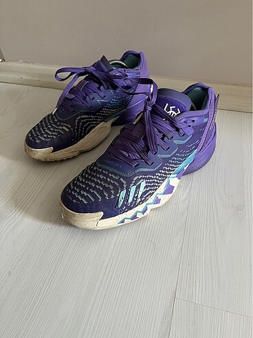 Orijinal adidas basketbol ayakkabısı