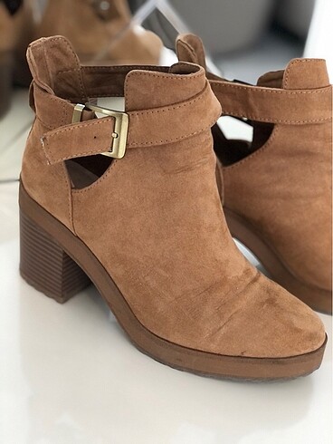 38 Beden kahverengi Renk Bershka Kahverengi 38 numara bot
