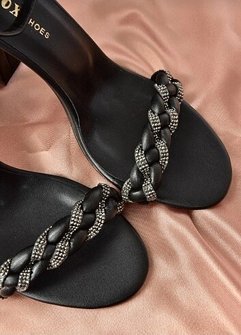 Topuklu ayakkabı - Görsel 5