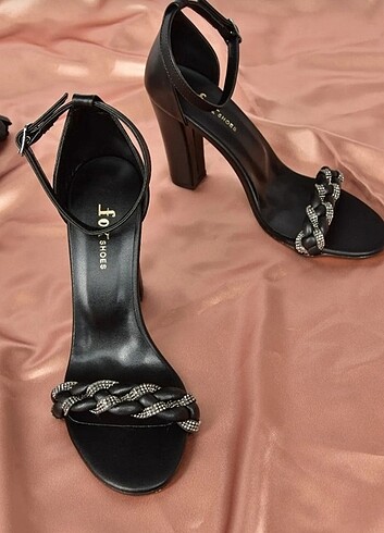 Topuklu ayakkabı - Görsel 7