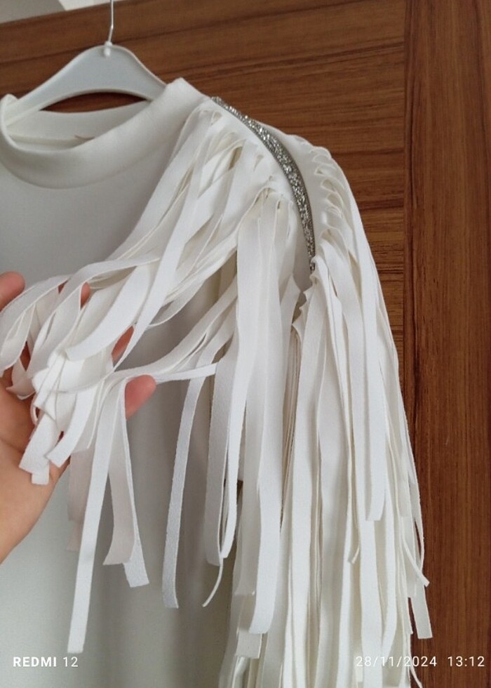 Püsküllü taşlı abiye - Görsel 4