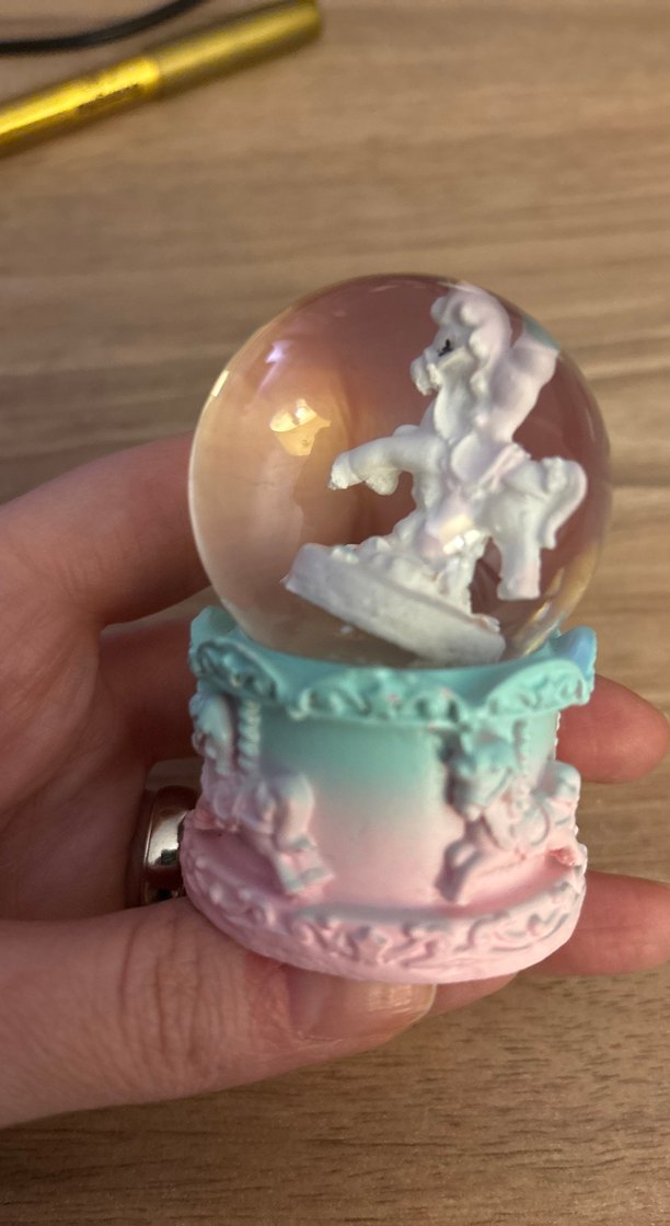 Beyaz Unicornlu Pastel Kar Küresi - Görsel 3