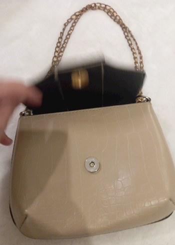 Bej Deri Zincir Detaylı Modern Klasik Çanta - Görsel 4