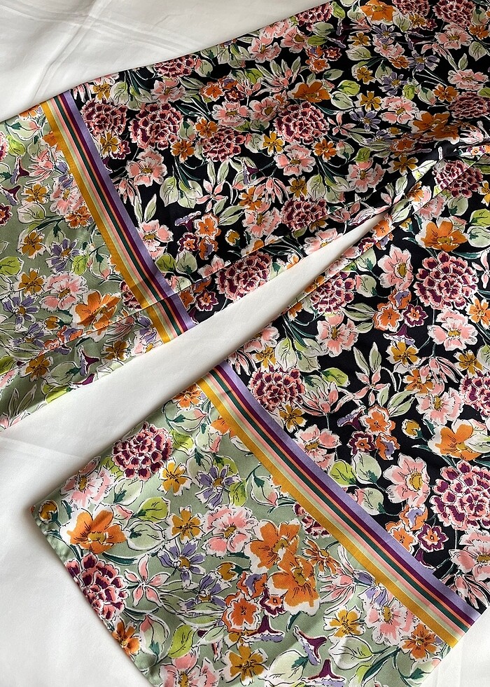 Çiçekli pantolon - Görsel 3