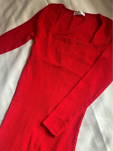 Kırmızı elbise - Görsel 2