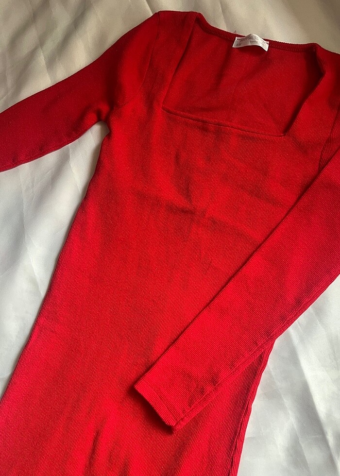 Kırmızı elbise - Görsel 2