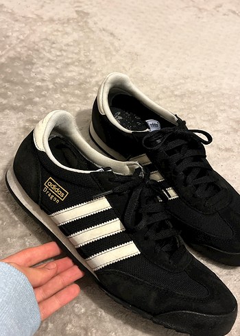 Siyah spor ayakkabı - Görsel 2