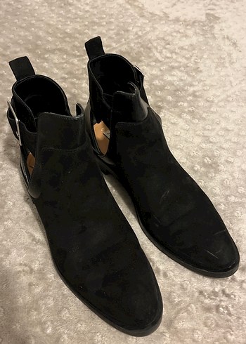 Siyah Süet Tokalı Kadın Bot - Görsel 3