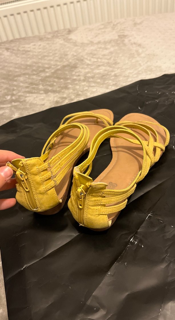 Sarı Dolgu Topuklu Kadın Sandalet - Görsel 3