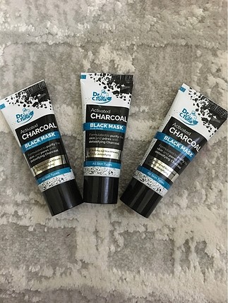 Farmasi Charcoal Siyah Maske