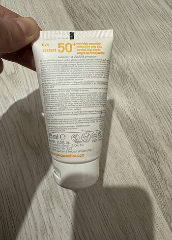 Eco Cosmetics SPF 50+ Açık Tonlu Güneş Kremi - Görsel 2