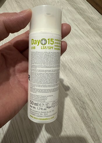 Eco Cosmetics Tonlu Gündüz Yüz Kremi SPF 15 - Görsel 2