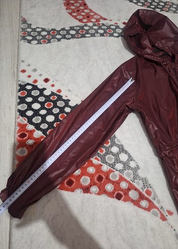 Bordo Parlak Bel Detaylı Kadın Yağmurluk penti large beden - Görsel 9