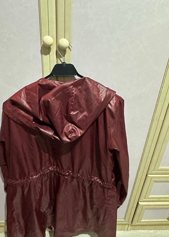 Bordo Parlak Bel Detaylı Kadın Yağmurluk penti large beden - Görsel 5