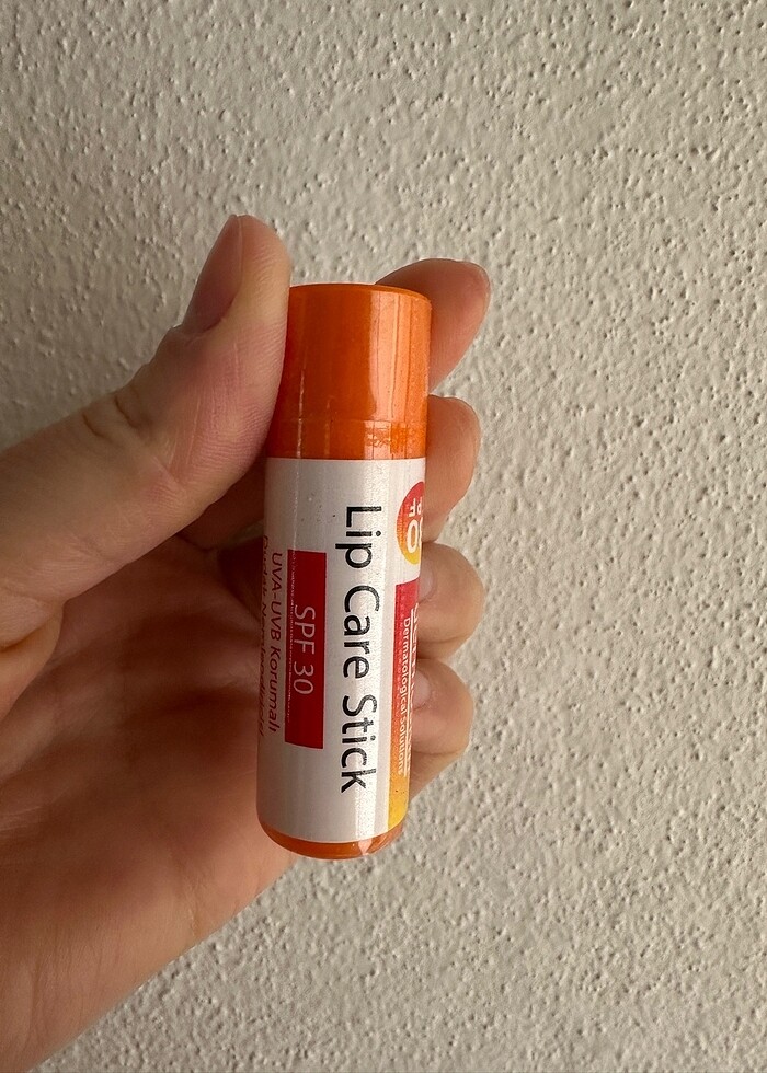 Dudak nemlendiricisi. Dermoskin marka. - Görsel 2