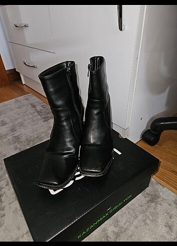 Nine West Kısa Topuklu Bot