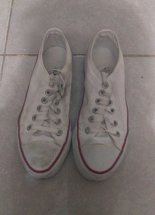 Beyaz converse